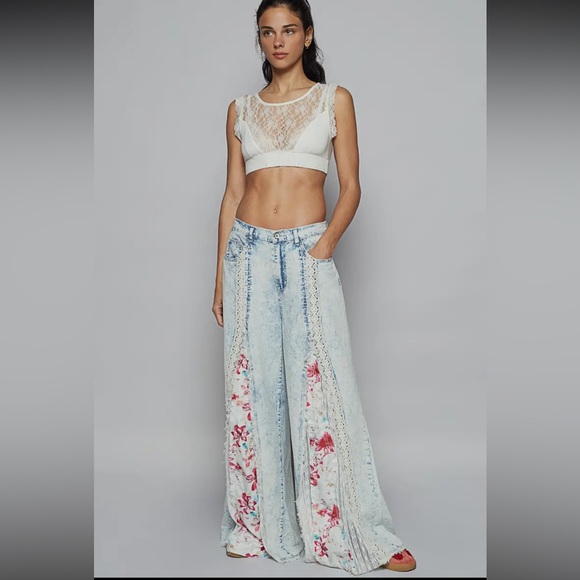 POL Floral Lace-Trimmed Wide-Leg Jeans SZ MED - Picture 4 of 6